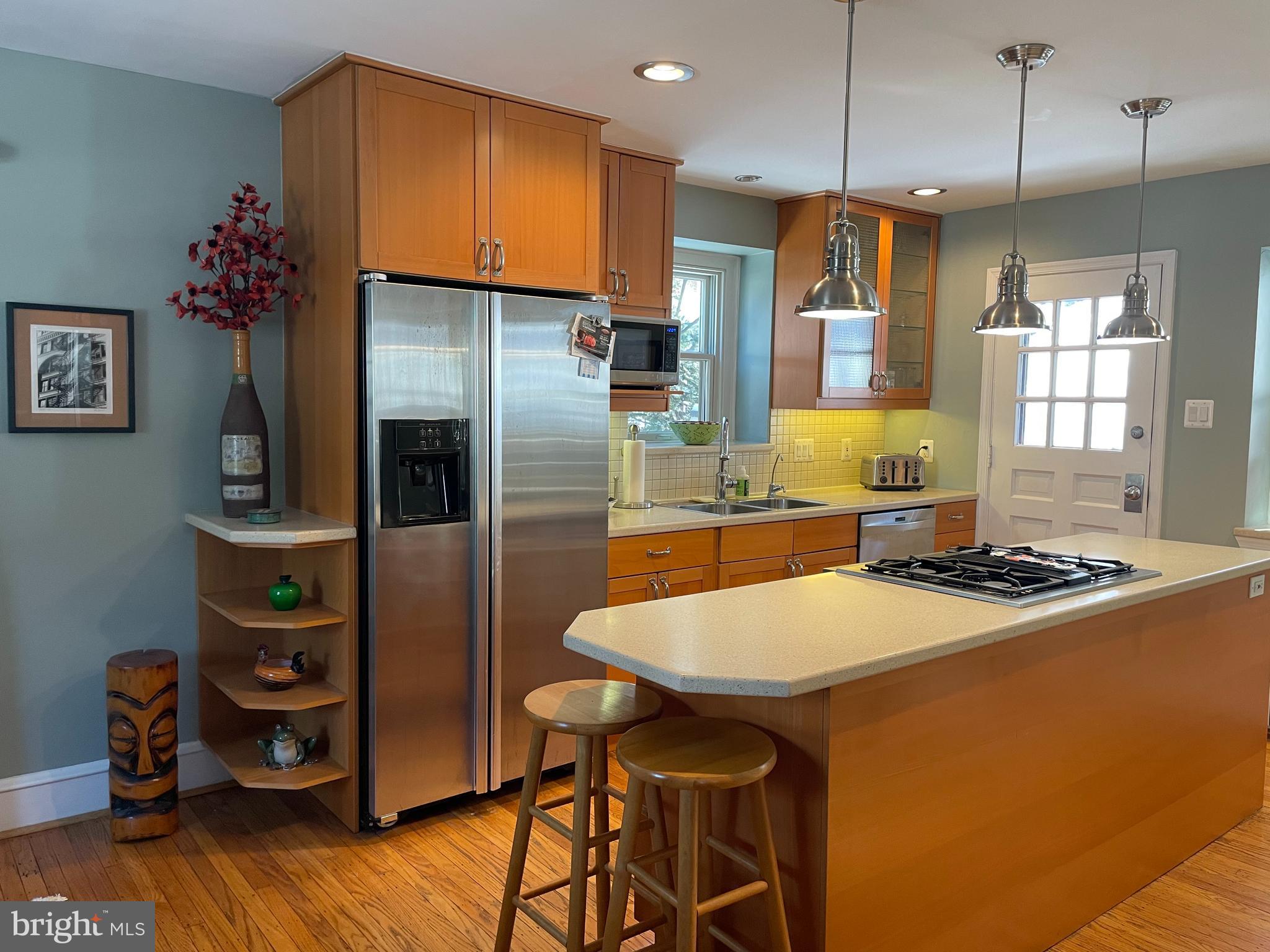 122 East Waverly Road Wyncote, PA 19095 - Photo 11 of 39 Outstanding kitchen with island and seating