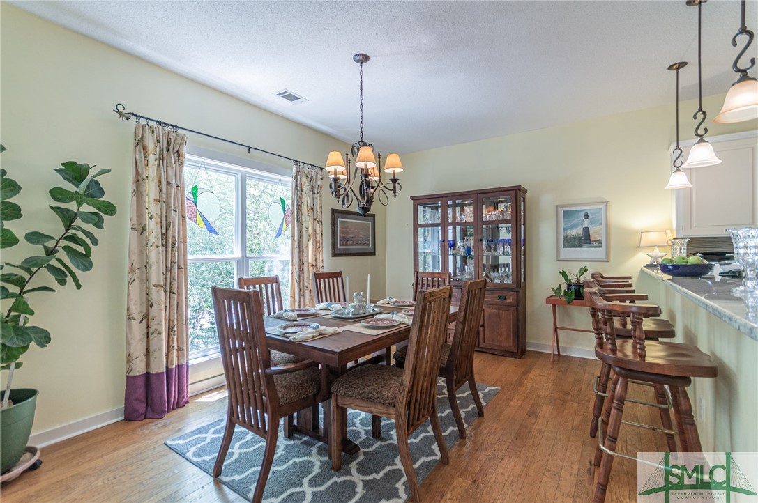 5 Pine Street Tybee Island, GA 31328 - Photo 8 of 35 Spacious dining and breakfast bar.