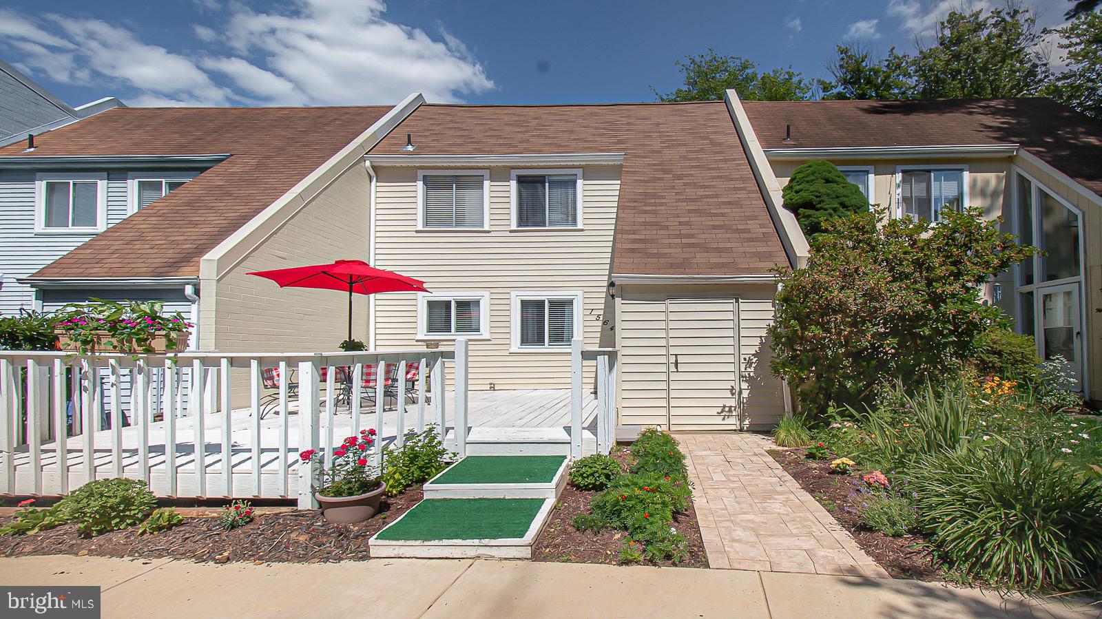 1564 Goldenrain Court Reston, VA 20190 - Photo 1 of 36 Gallery Image 1