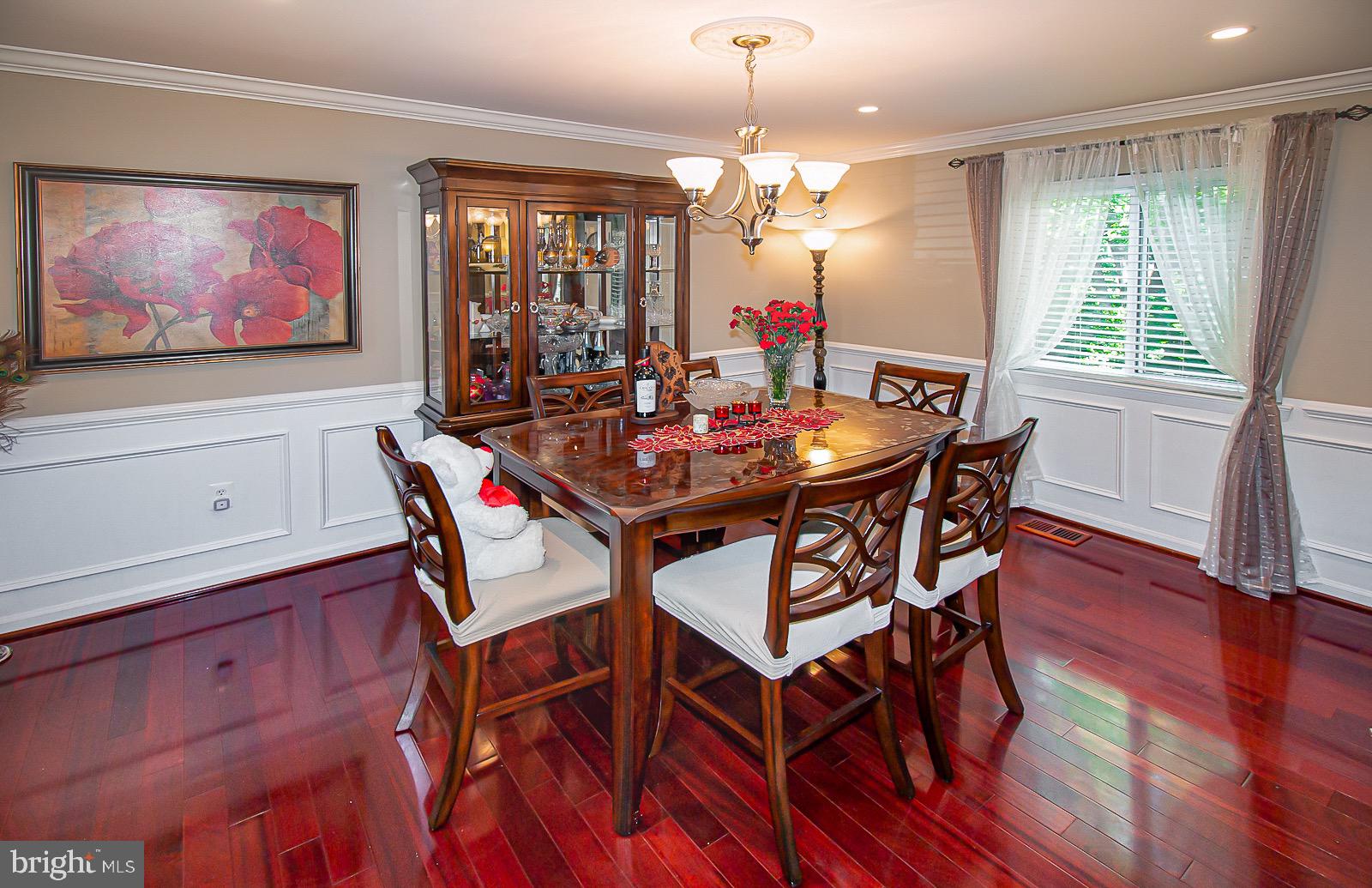 1564 Goldenrain Court Reston, VA 20190 - Photo 11 of 36 Gallery Image 11