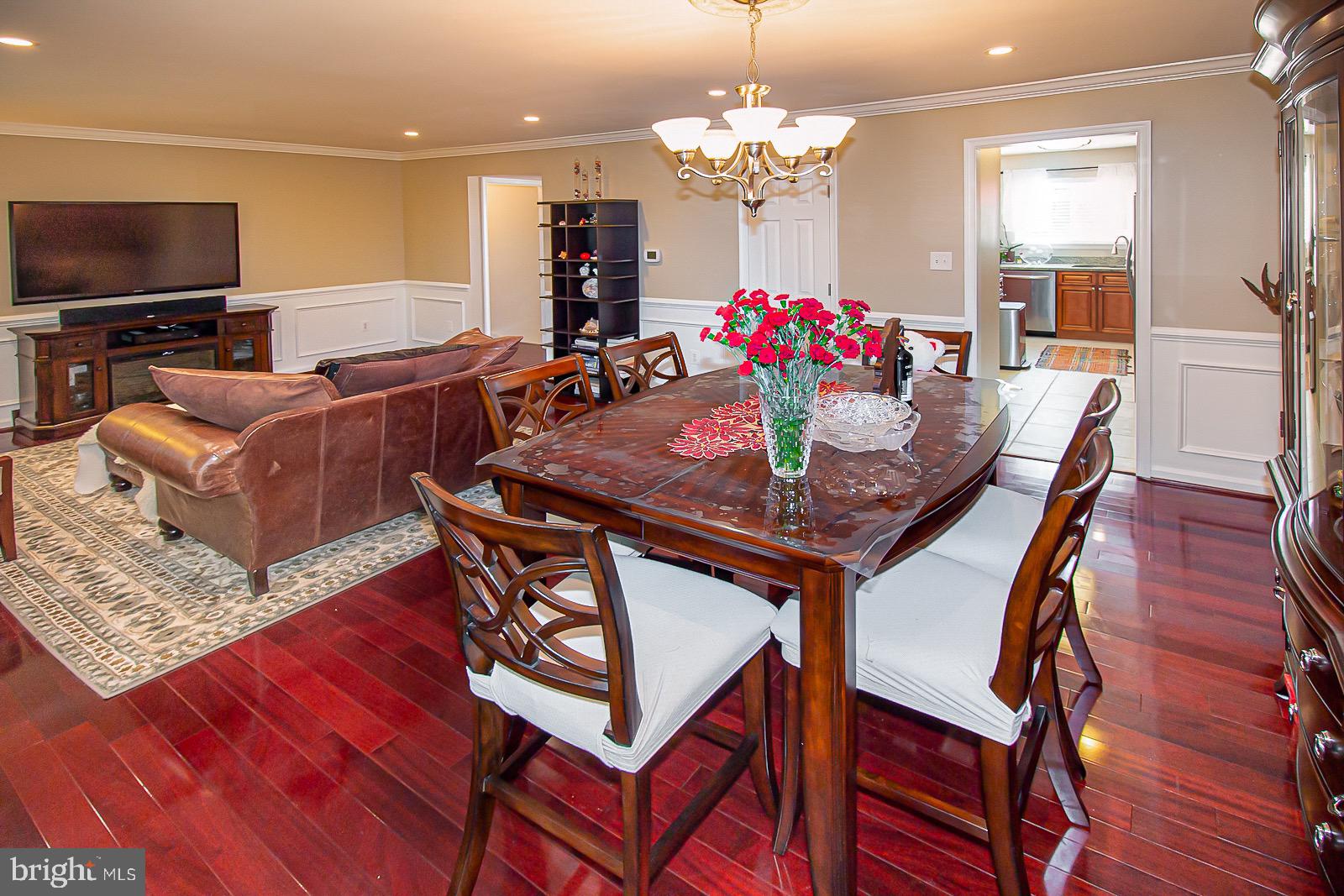 1564 Goldenrain Court Reston, VA 20190 - Photo 12 of 36 Gallery Image 12