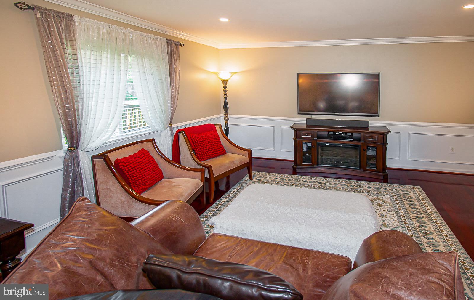 1564 Goldenrain Court Reston, VA 20190 - Photo 13 of 36 Gallery Image 13