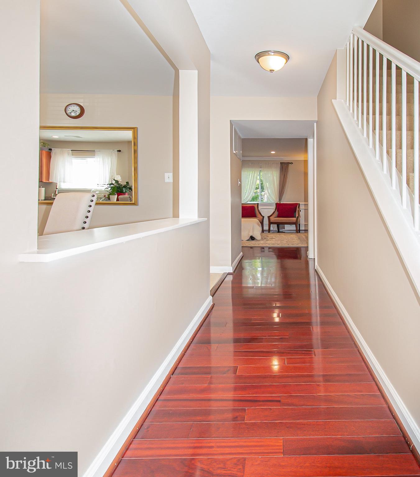 1564 Goldenrain Court Reston, VA 20190 - Photo 3 of 36 Gallery Image 3