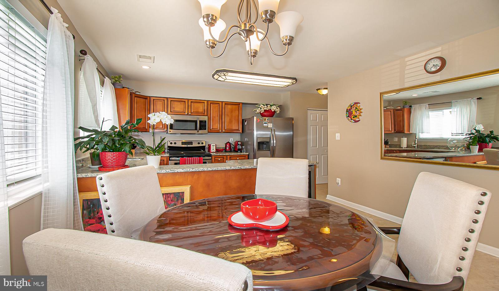 1564 Goldenrain Court Reston, VA 20190 - Photo 4 of 36 Gallery Image 4