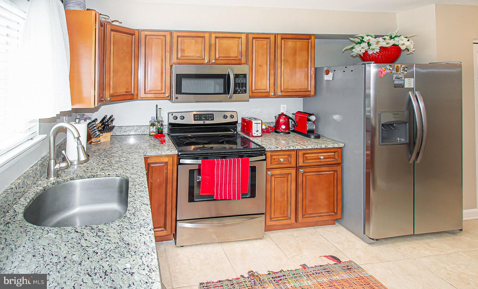 1564 Goldenrain Court Reston, VA 20190 - Photo 6 of 36 Gallery Image 6