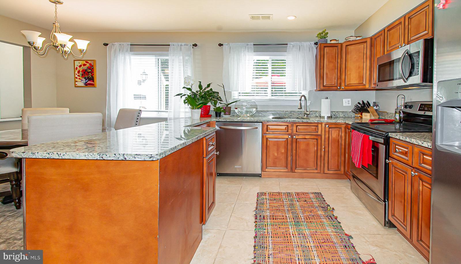 1564 Goldenrain Court Reston, VA 20190 - Photo 7 of 36 Gallery Image 7