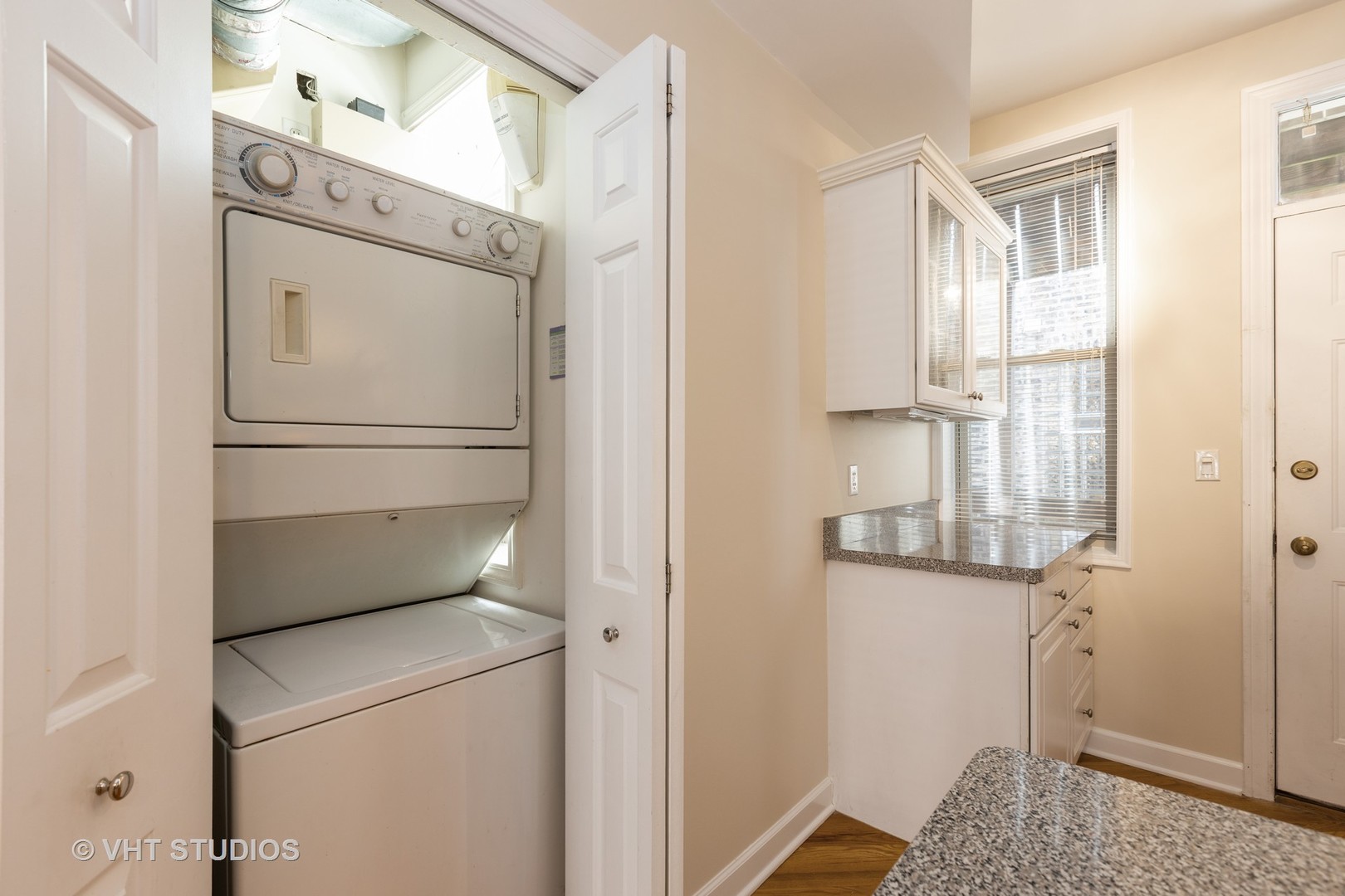 4632 North Racine Avenue, Unit 2 Chicago, IL 60640 - Photo 11 of 12 a utility room with dryer and washer