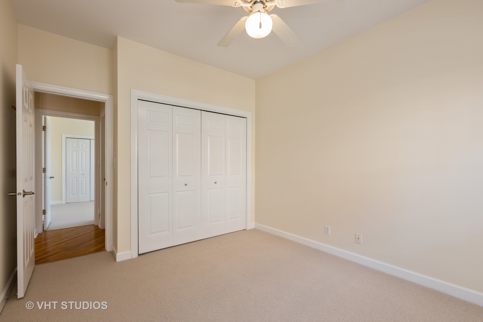 4632 North Racine Avenue, Unit 2 Chicago, IL 60640 - Photo 9 of 12 an empty room with a bathroom