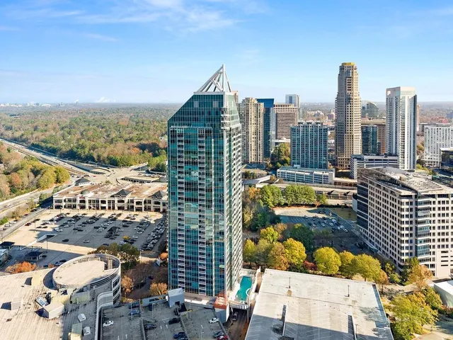 $1,900 | 3338 Peachtree Road Northeast, Unit 903, Atlanta, GA 30326