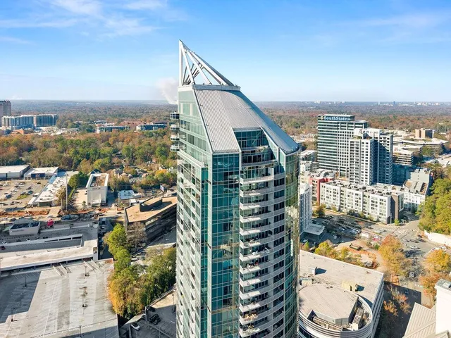 $1,900 | 3338 Peachtree Road Northeast, Unit 903, Atlanta, GA 30326