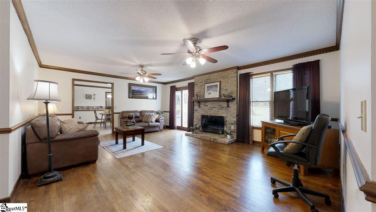 322 Sitton Road Easley, SC 29642 - Photo 4 of 35