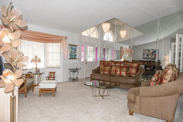 $3,600 | 1507 Southeast Westmoreland Boulevard, Port St. Lucie, FL 34952