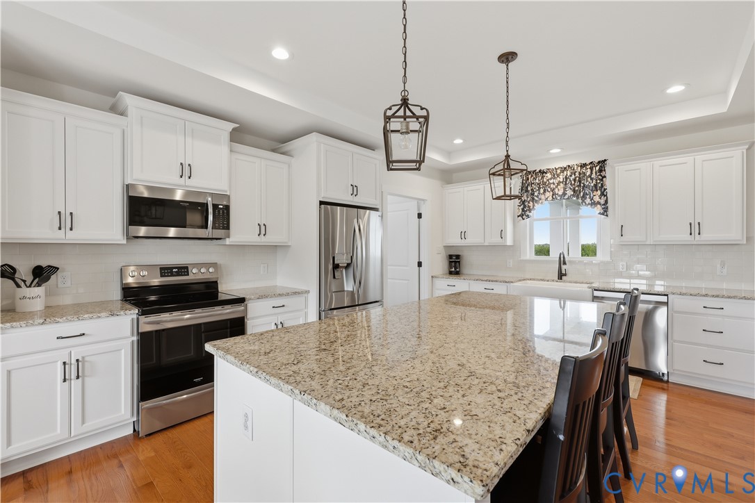 25181 West Soap Stone Road Jetersville, VA 23083 - Photo 16 of 54 Spacious kitchen featuring an expansive island wit