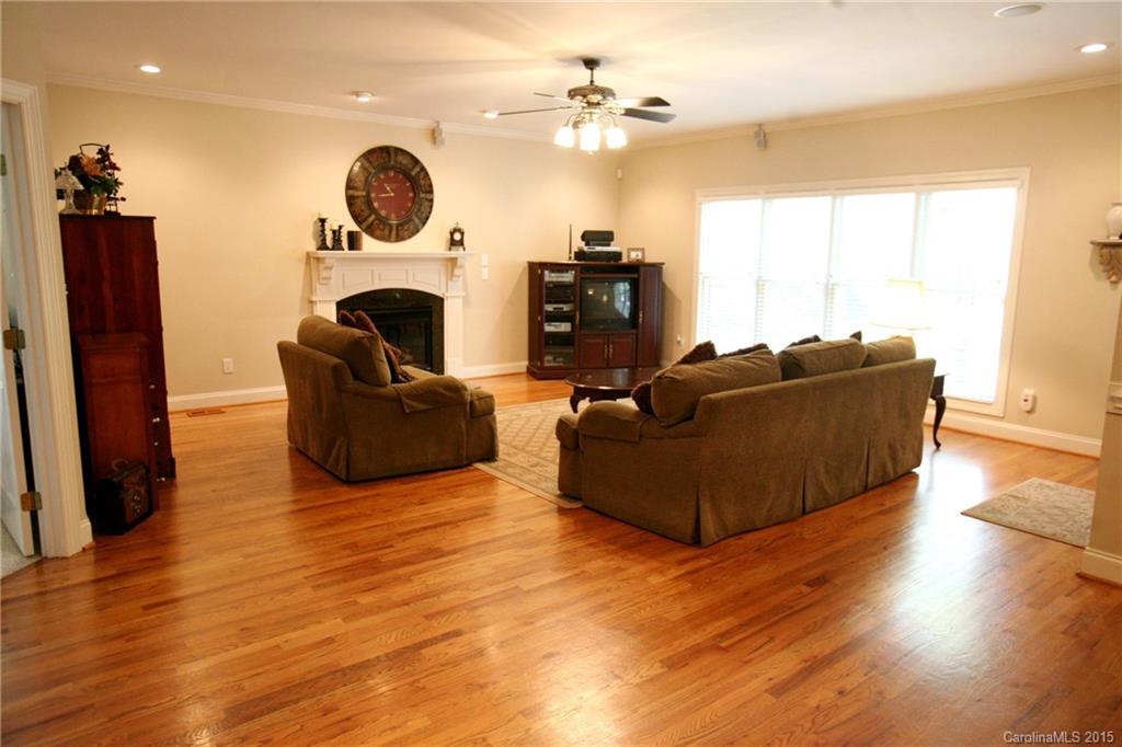 6601 Fox Ridge Circle Davidson, NC 28036 - Photo 13 of 21 Gallery Image 13