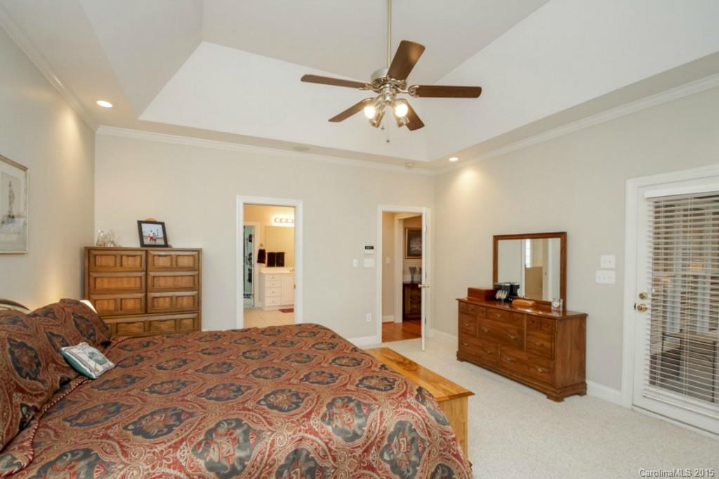 6601 Fox Ridge Circle Davidson, NC 28036 - Photo 17 of 21 Gallery Image 17