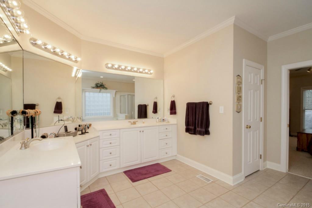 6601 Fox Ridge Circle Davidson, NC 28036 - Photo 18 of 21 Gallery Image 18