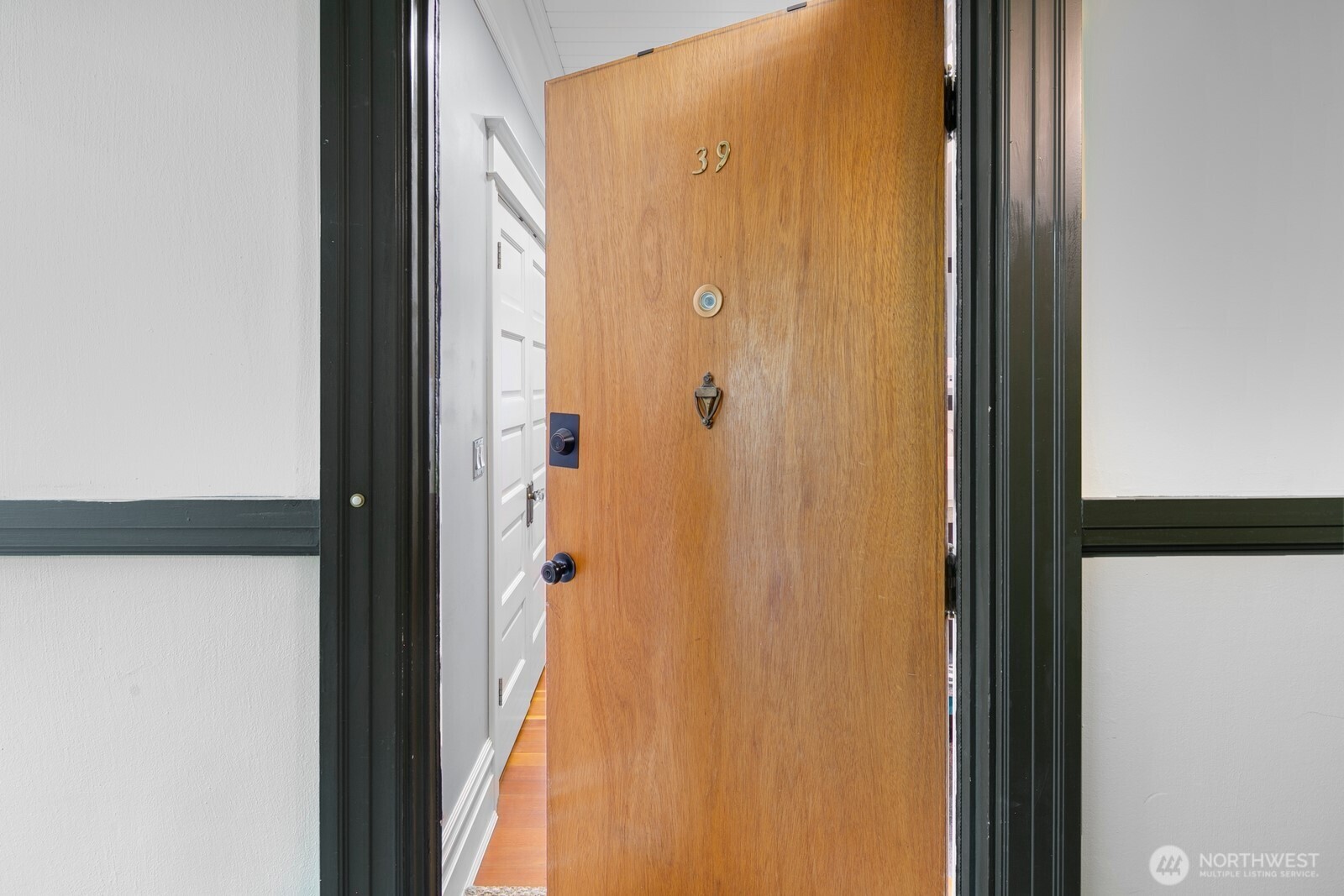 7 Harrison Street, Unit 39 Seattle, WA 98109 - Photo 5 of 27