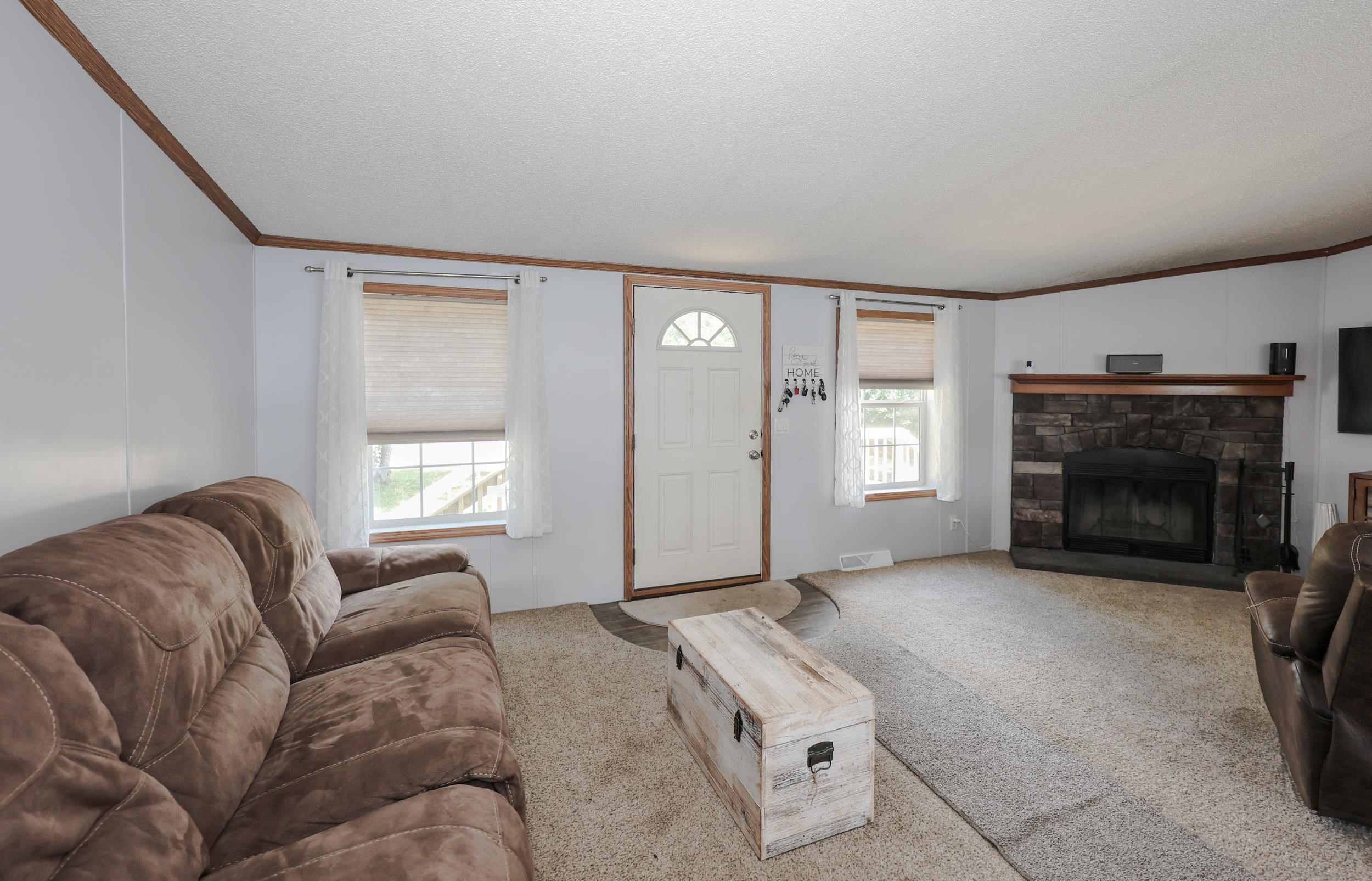 75 Pine Tree Terrace Derry, NH 03038 - Photo 6 of 25 Gallery Image 6