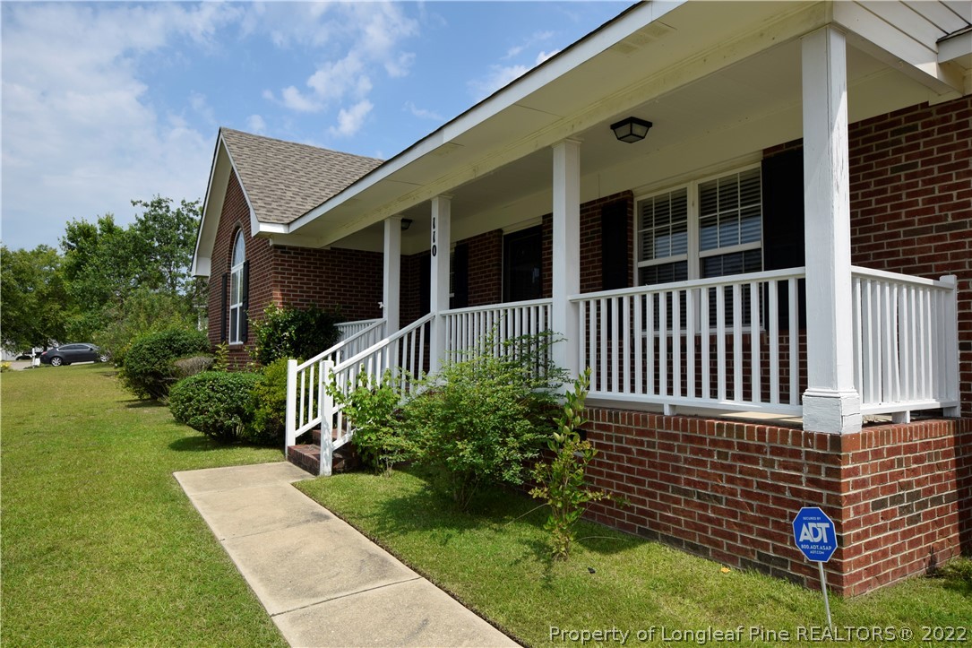 110 Inlet Drive Raeford, NC 28376 - Photo 4 of 40 Gallery Image 4
