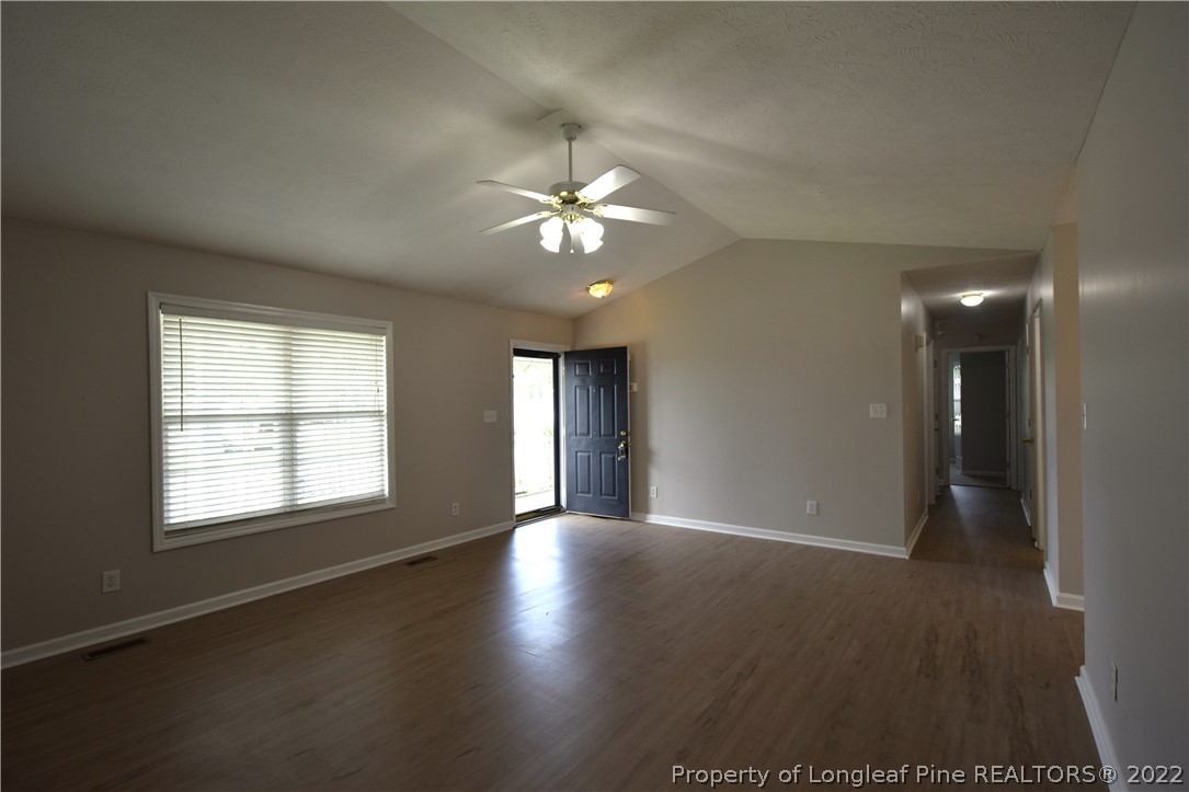 110 Inlet Drive Raeford, NC 28376 - Photo 6 of 40 Gallery Image 6
