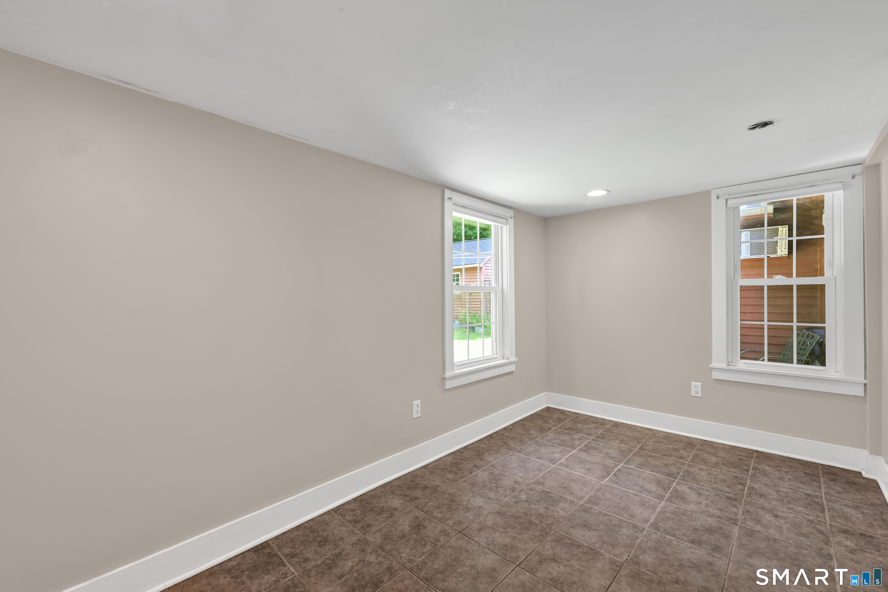 463 Pearl Lake Road Waterbury, CT 06706 - Photo 26 of 37 Gallery Image 26