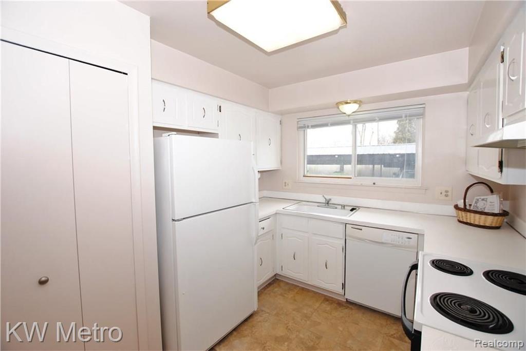 15948 West Eleven Mile Road Southfield, MI 48076 - Photo 6 of 21