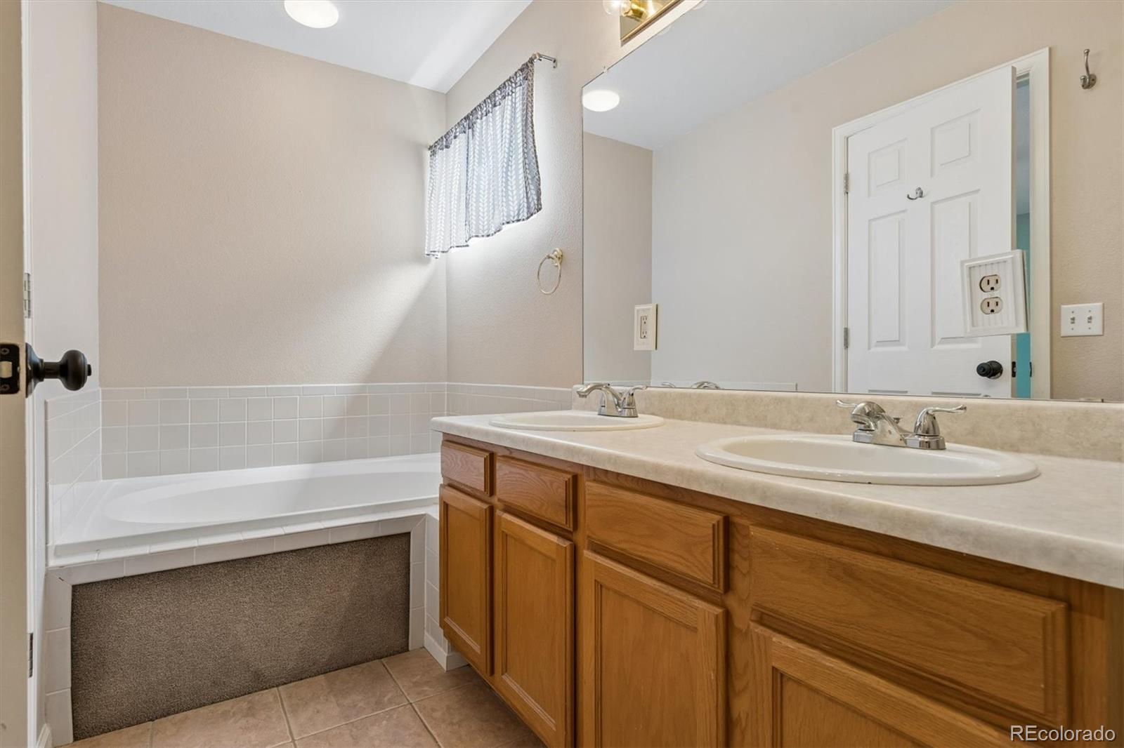 3937 Garnet Way Highlands Ranch, CO 80126 - Photo 21 of 45
