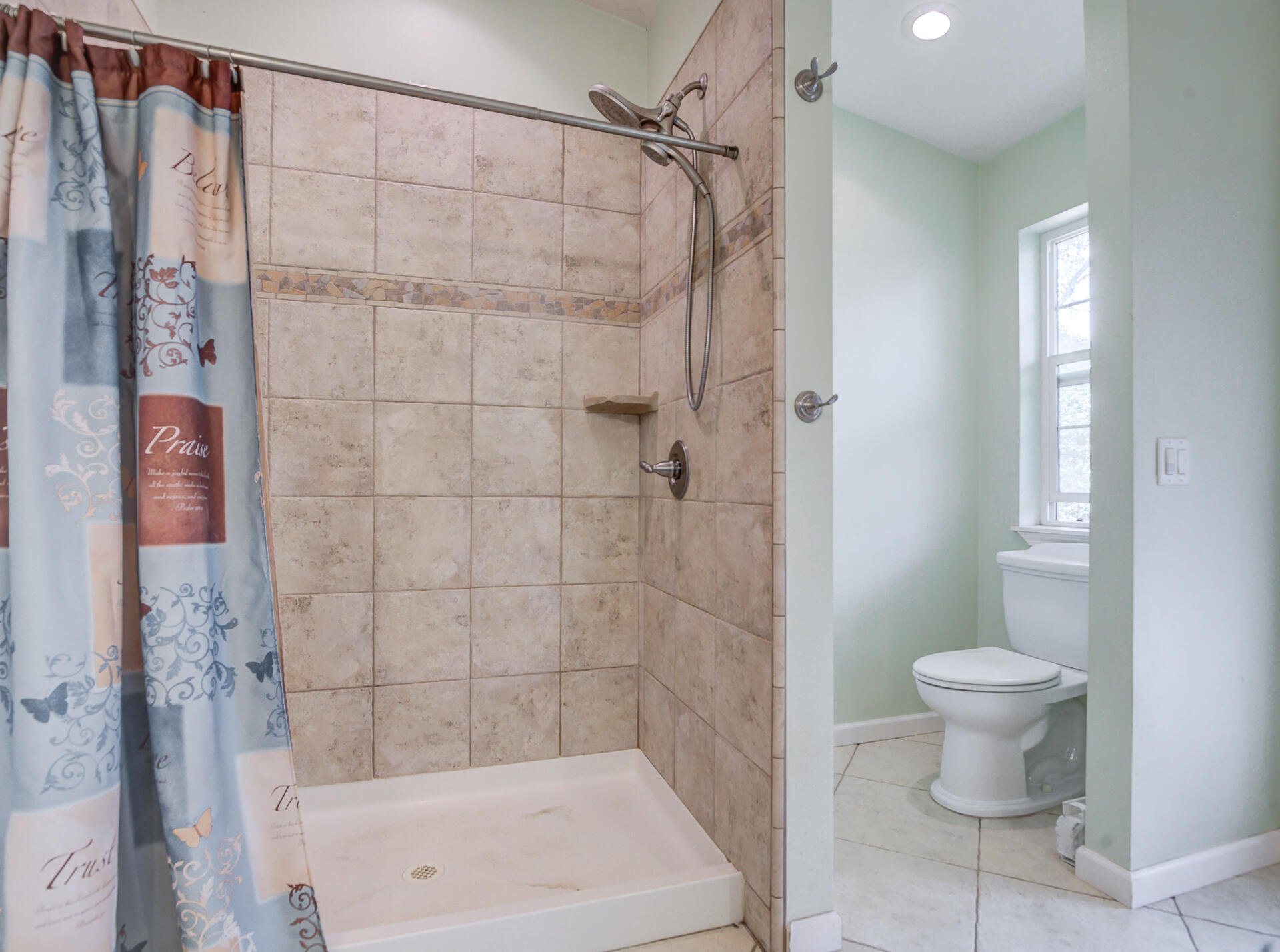 18080 Benson Road Cottonwood, CA 96022 - Photo 25 of 54 Primary-Shower