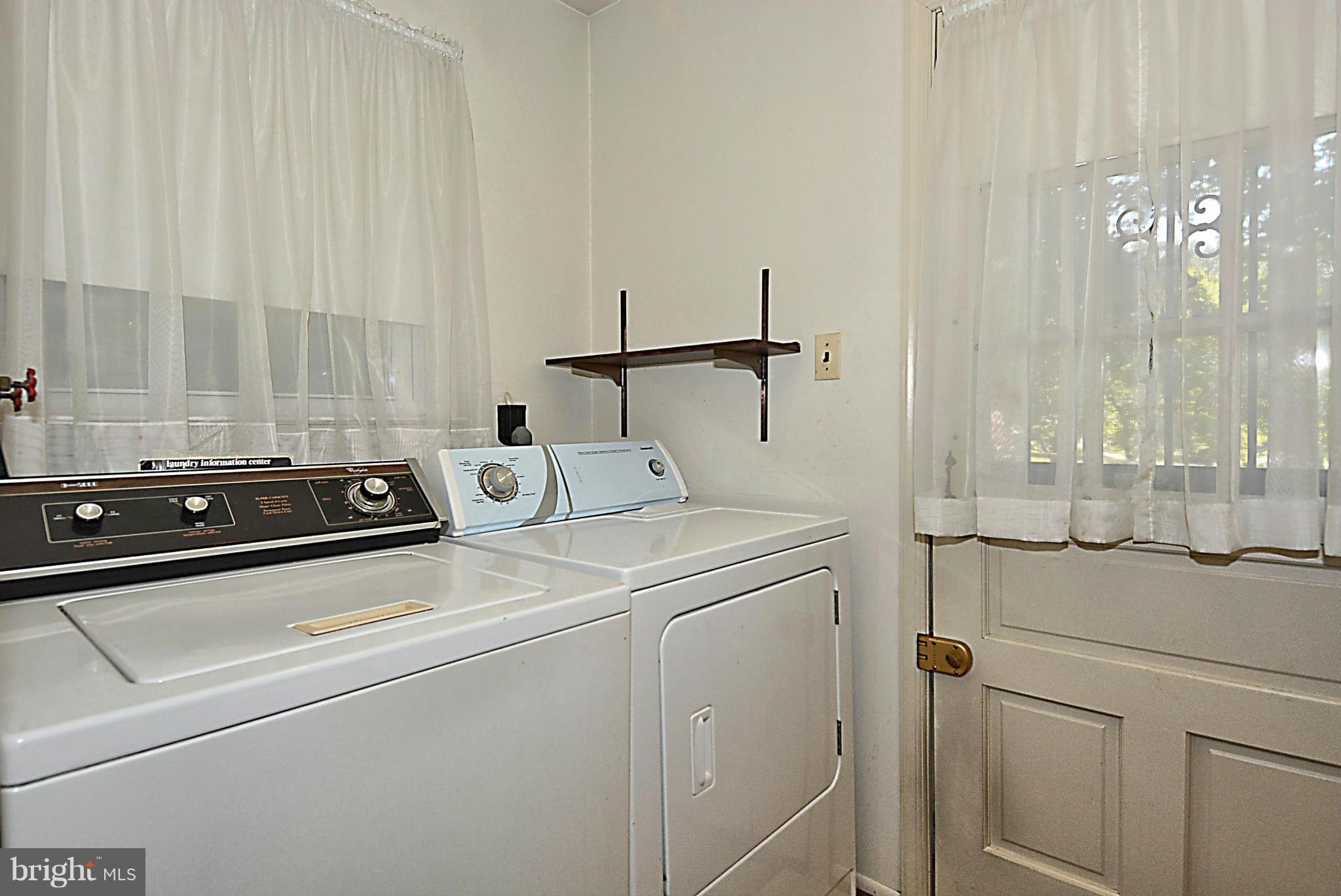 19420 Treadway Road Brookeville, MD 20833 - Photo 16 of 30 Laundry Room