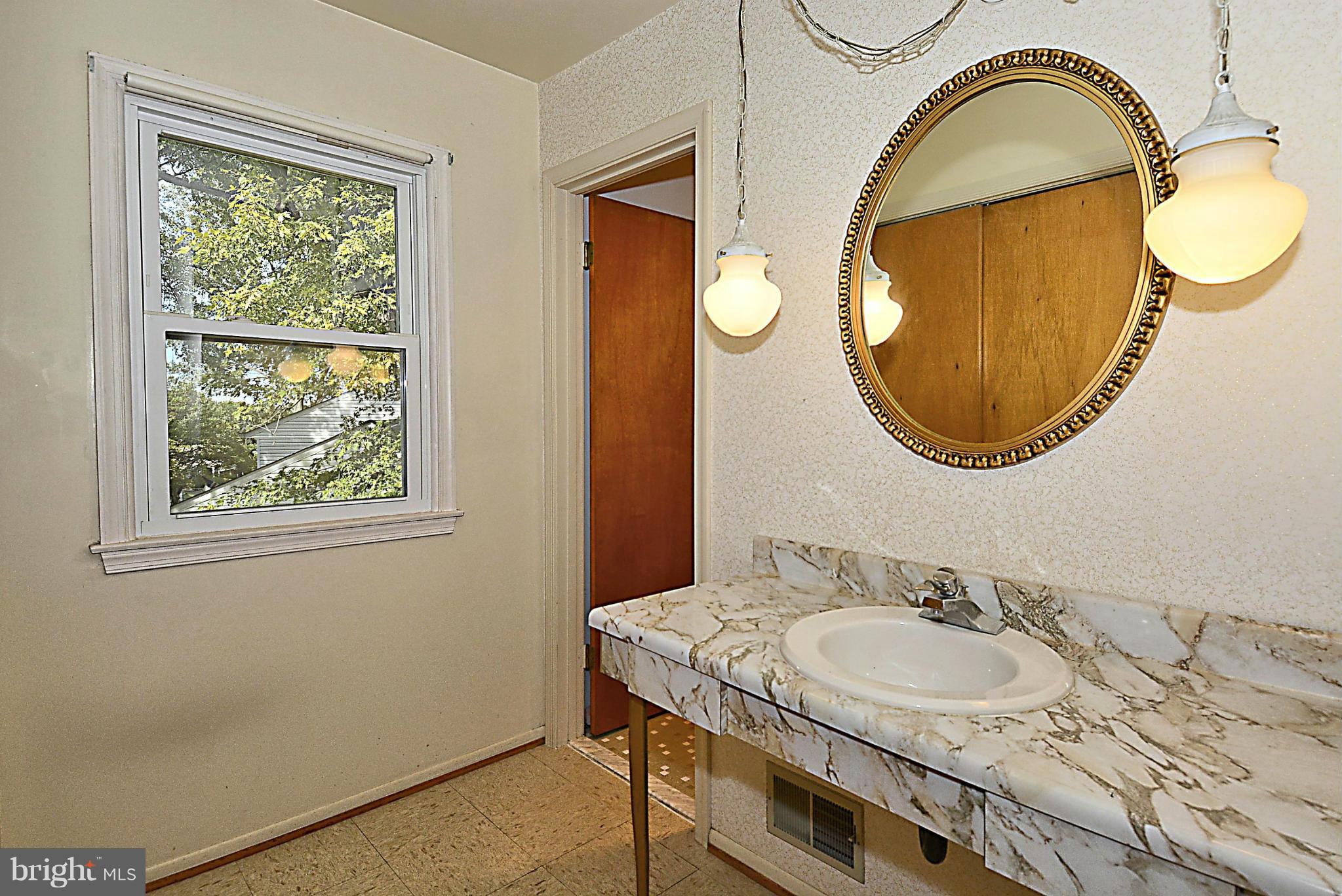 19420 Treadway Road Brookeville, MD 20833 - Photo 23 of 30 Bath (Master)