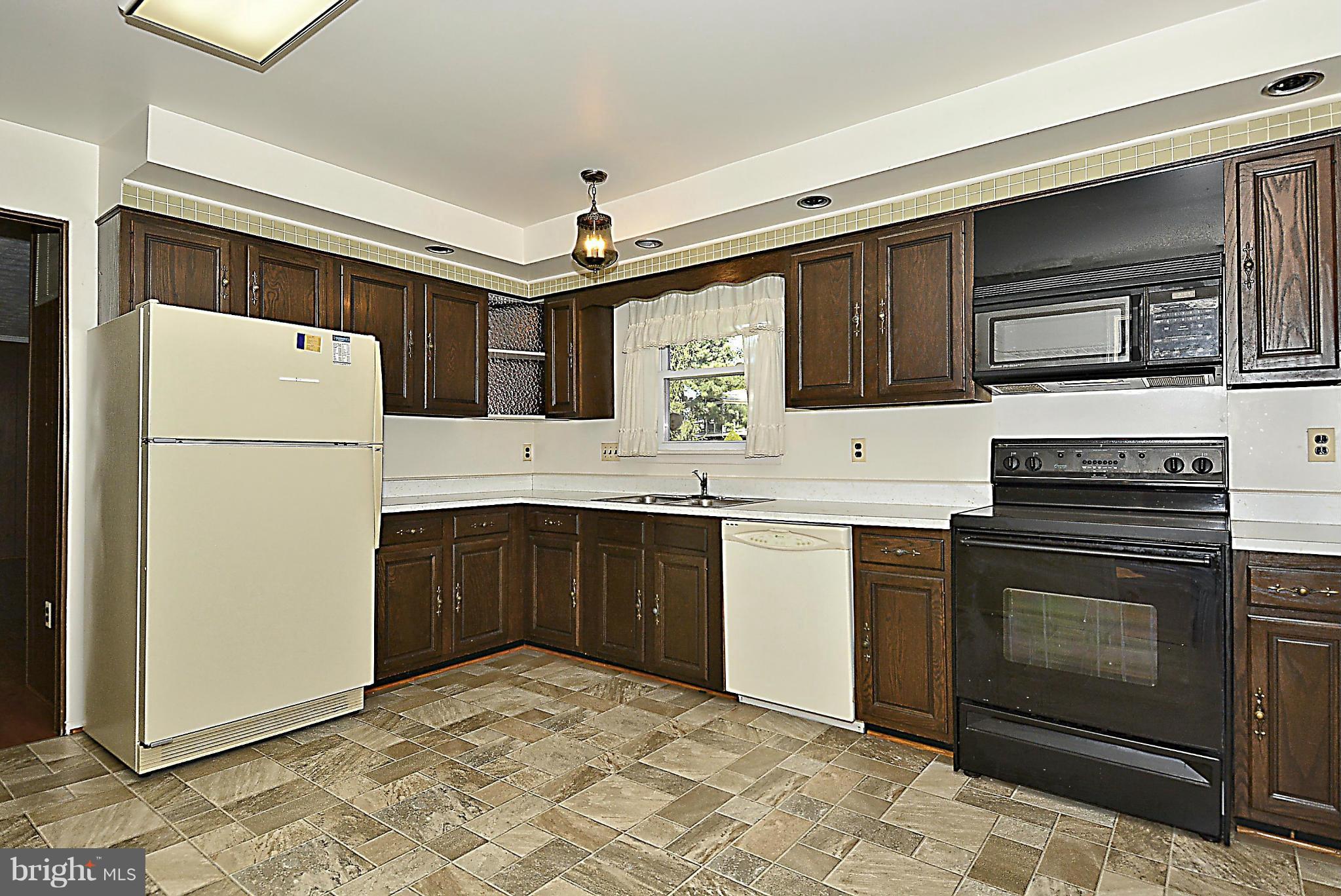 19420 Treadway Road Brookeville, MD 20833 - Photo 6 of 30 Kitchen