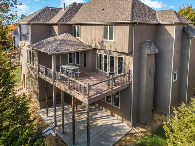 $900,000 | 11729 South Barth Road, Olathe, KS 66061