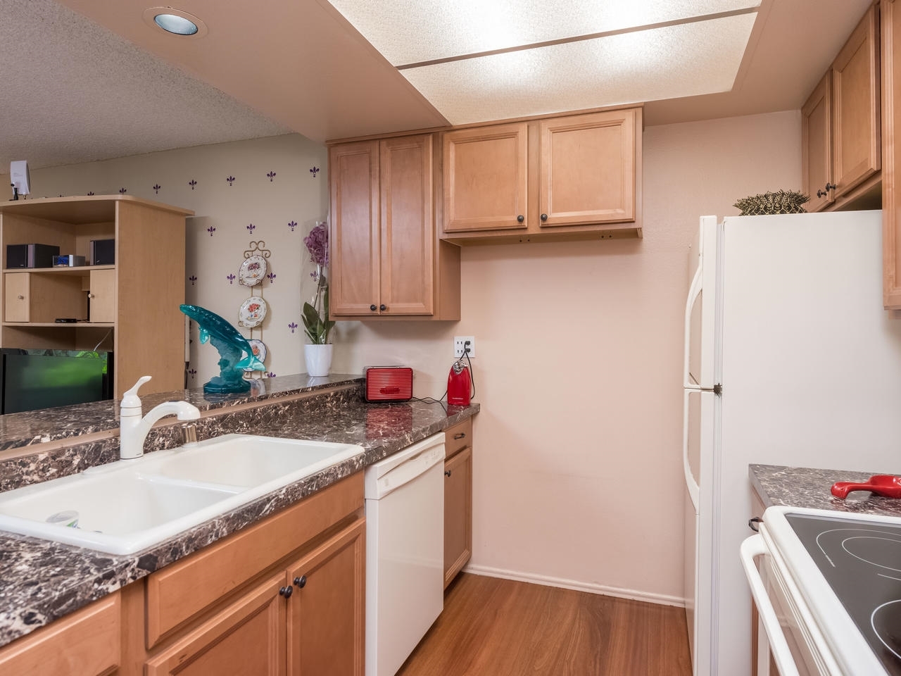 6009 Rancho Mission Road, Unit 110 San Diego, CA 92108 - Photo 10 of 25 Gallery Image 10