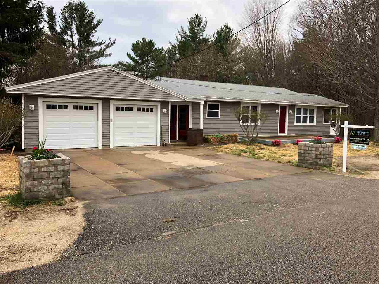 18 Felker Street Rochester, NH 03839 - Photo 1 of 23