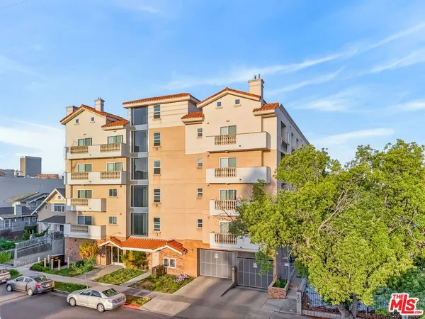 $660,000 | 1026 South Oxford Avenue, Unit 302, Los Angeles, CA 90006