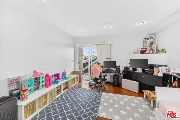 $660,000 | 1026 South Oxford Avenue, Unit 302, Los Angeles, CA 90006