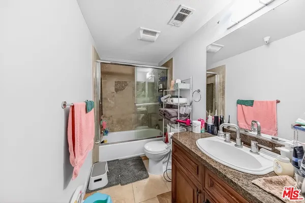 $660,000 | 1026 South Oxford Avenue, Unit 302, Los Angeles, CA 90006