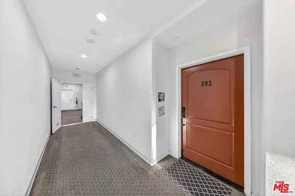 $660,000 | 1026 South Oxford Avenue, Unit 302, Los Angeles, CA 90006