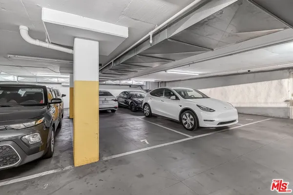 $660,000 | 1026 South Oxford Avenue, Unit 302, Los Angeles, CA 90006