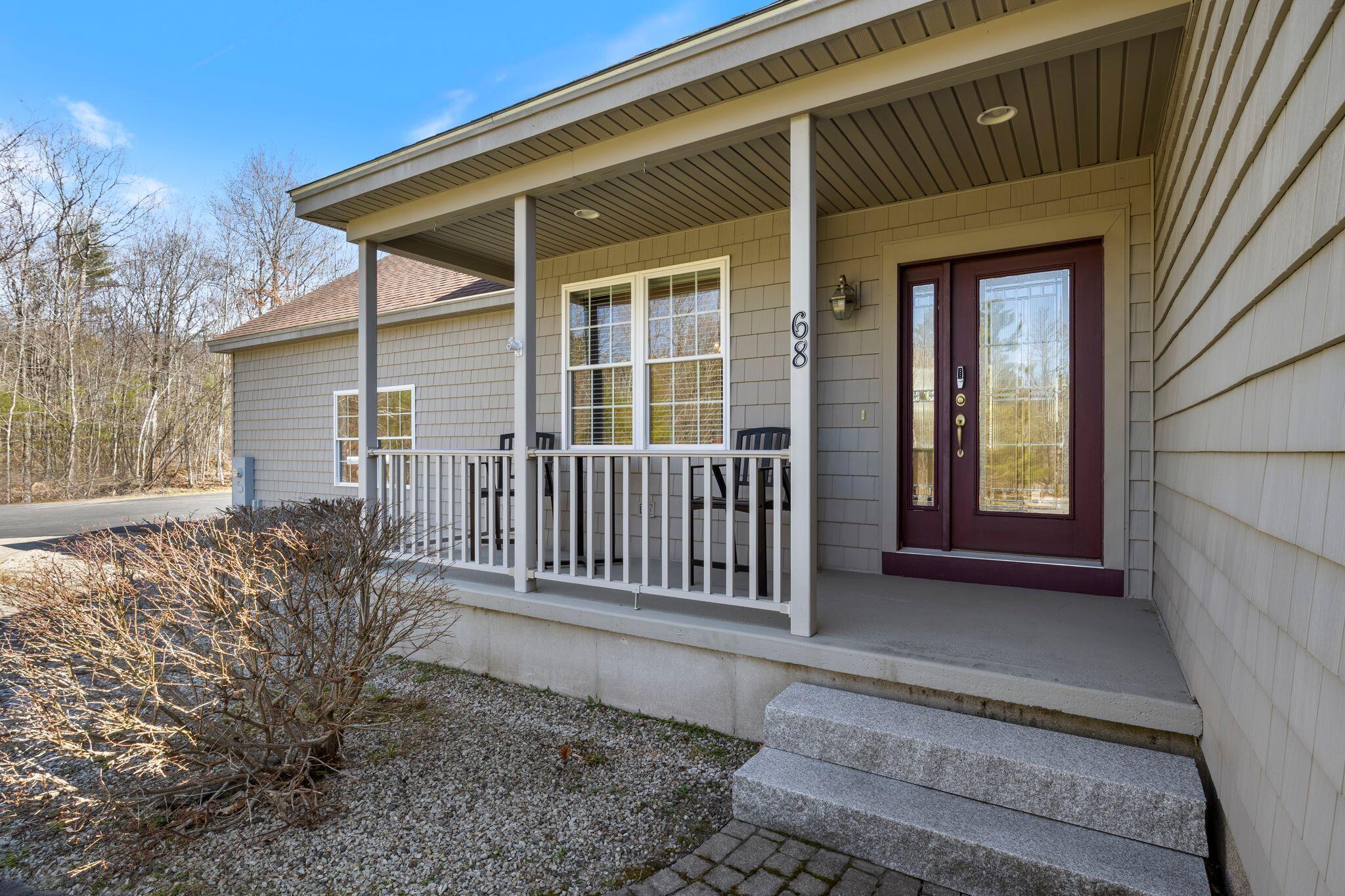 Front Porch/Entrance