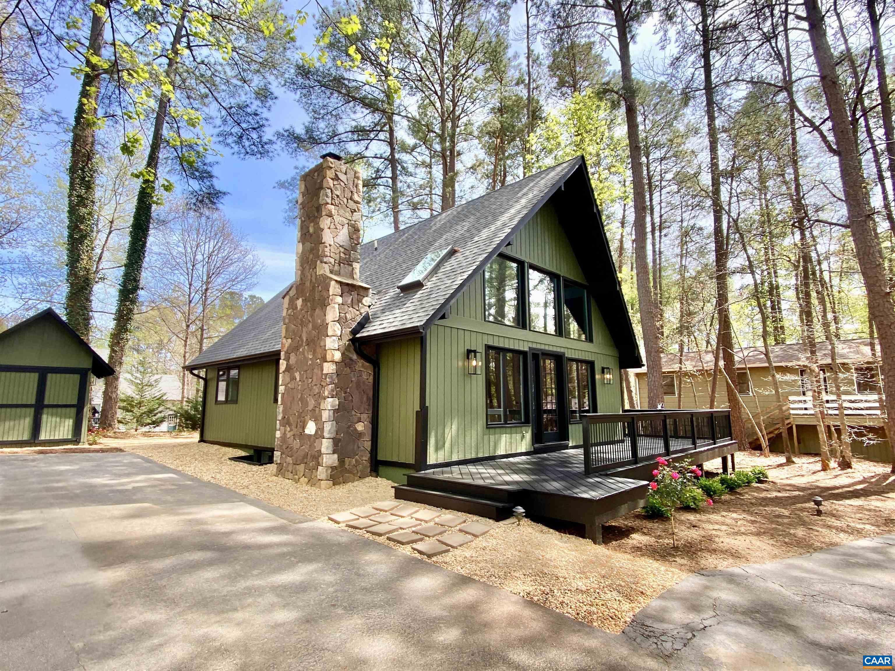 24 Tanglewood Road Palmyra, VA 22963 - Photo 1 of 23 a view of a house with a park