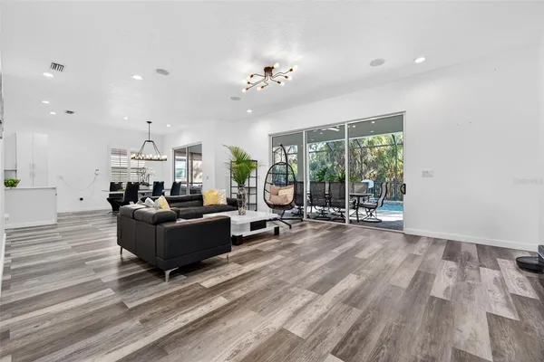 $1,150,000 | 8111 Santa Rosa Court, Sarasota, FL 34243