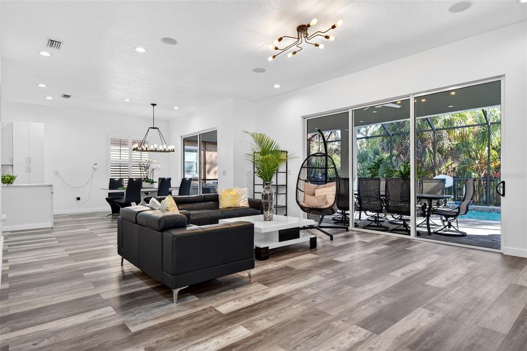 8111 Santa Rosa Court Sarasota, FL 34243 - Photo 16 of 95