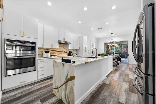 $1,150,000 | 8111 Santa Rosa Court, Sarasota, FL 34243