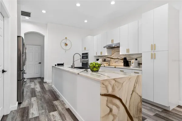 $1,150,000 | 8111 Santa Rosa Court, Sarasota, FL 34243