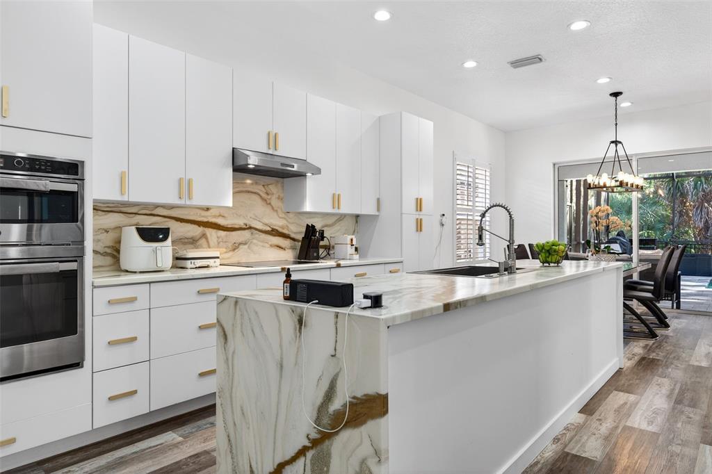 8111 Santa Rosa Court Sarasota, FL 34243 - Photo 22 of 95