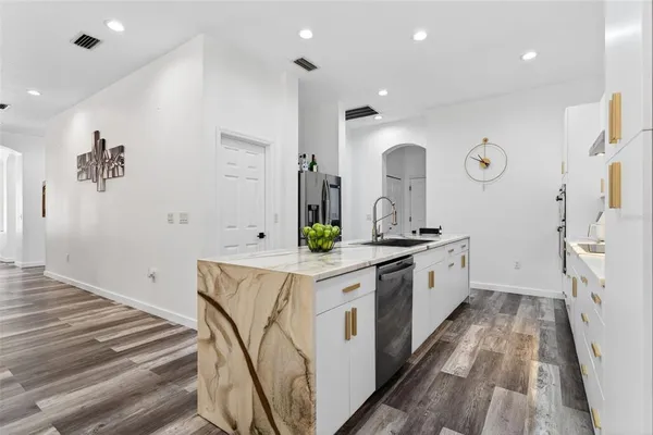 $1,150,000 | 8111 Santa Rosa Court, Sarasota, FL 34243