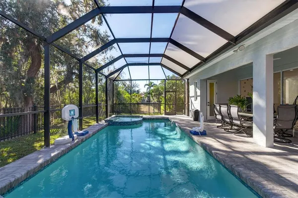 $1,150,000 | 8111 Santa Rosa Court, Sarasota, FL 34243