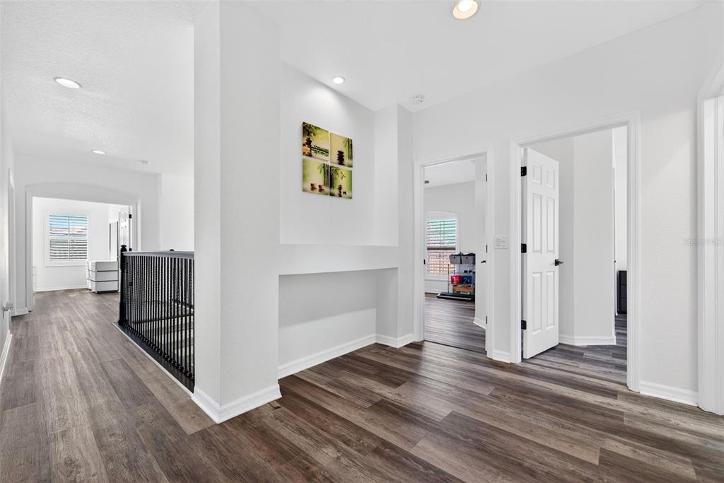 8111 Santa Rosa Court Sarasota, FL 34243 - Photo 35 of 95