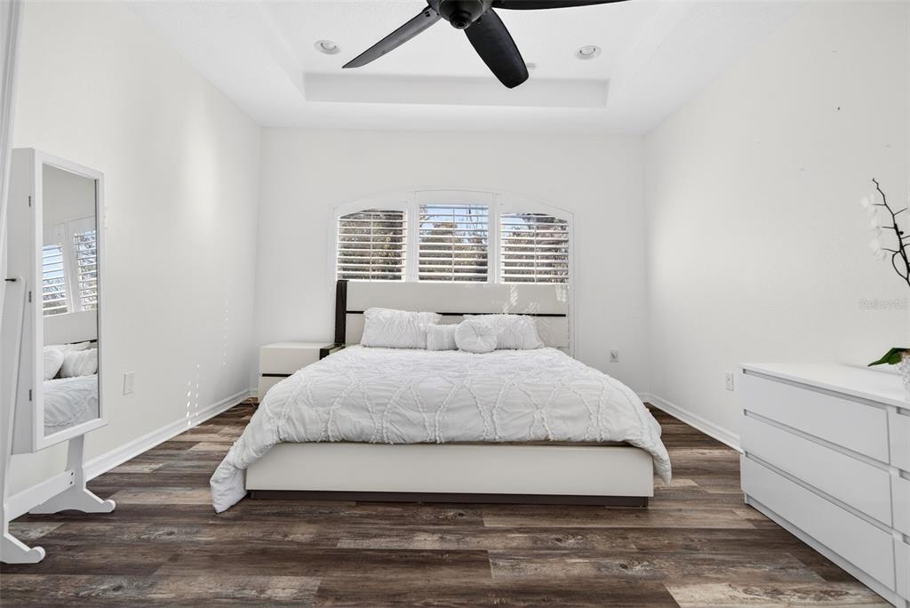 8111 Santa Rosa Court Sarasota, FL 34243 - Photo 37 of 95